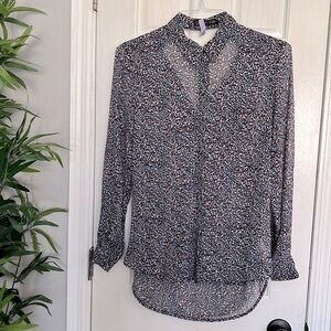 Jessica Simpson open back blouse M